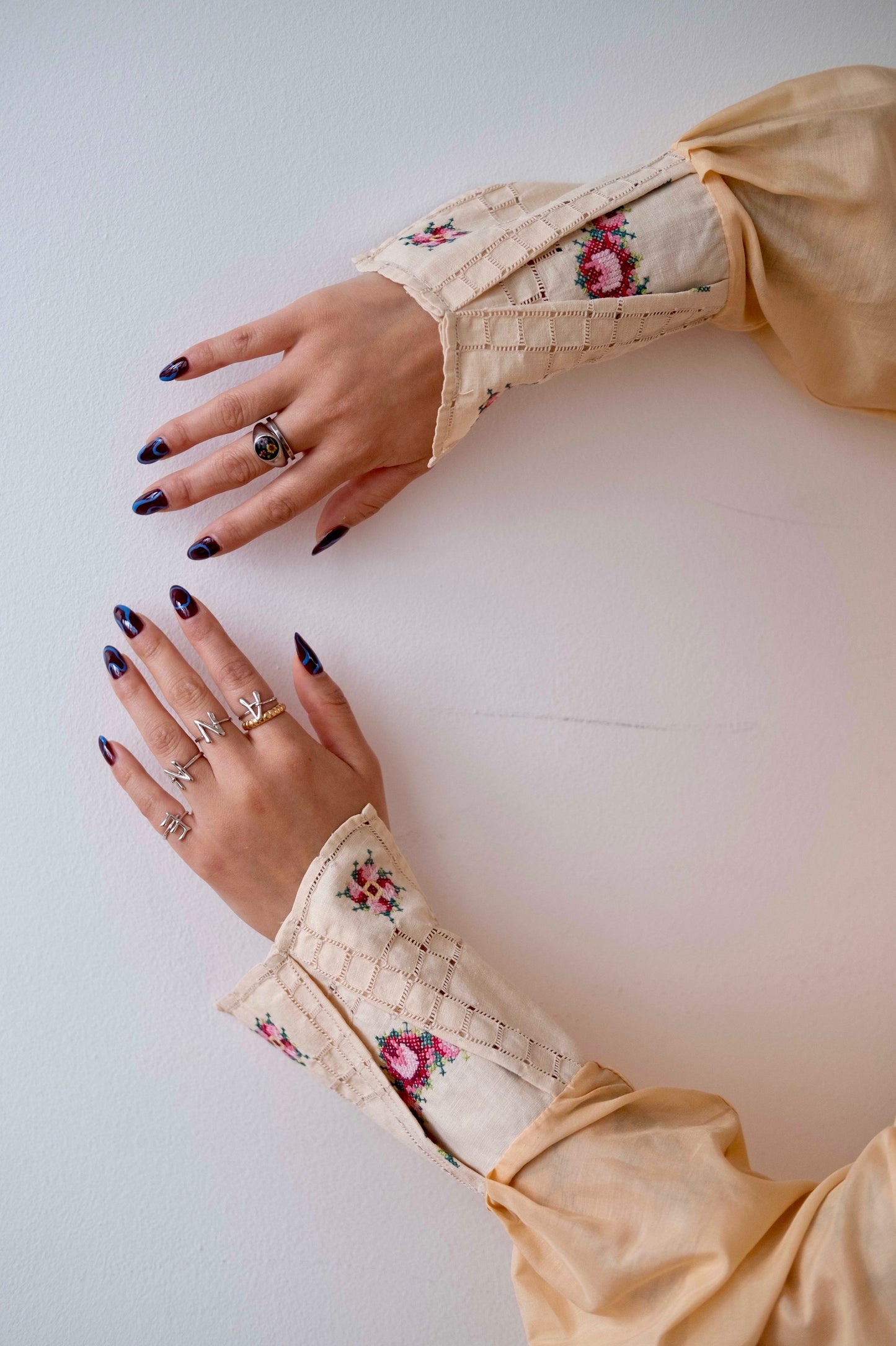 THE SISSI BLOUSE WITH DOILY CUFFS - Cotton/Silk Voile